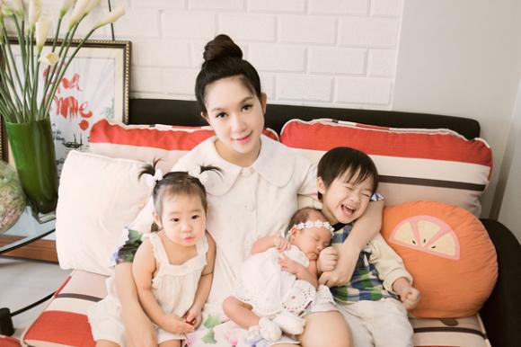 sao Việt, Lý Hải, Minh Hà, vợ chồng Lý Hải, gia đình Lý Hải, Lý Hải vắng mặt trong ngày mừng đầy tháng con gái