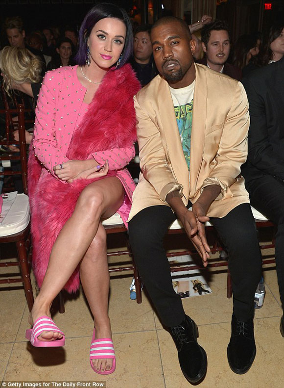 Katy Perry, Katy Perry, Katy Perry, Katy Perry wearing pink, Katy Perry wearing slippers