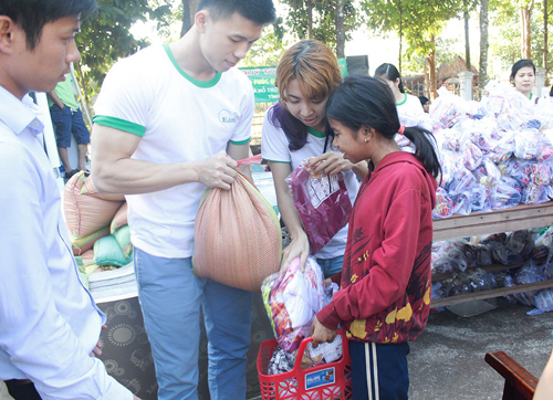 NSƯT Kim Xuân, Edena, Từ thiện Edena