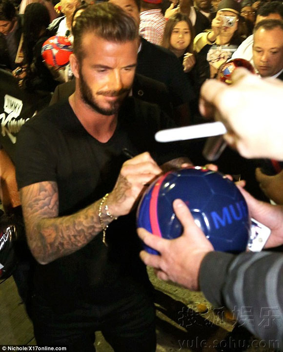 David Beckham,Becks sang Đài Loan,Becks sang Trung Quốc,người hâm mộ chen lấn xô đẩy,Becks gây náo loạn
