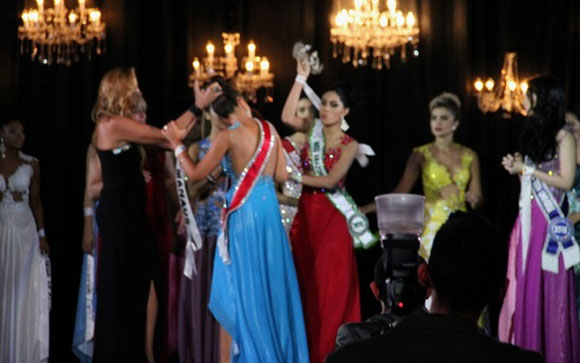 scandal Hoa hậu,Hoa hậu Amazon,Á hậu cướp vương miện của Hoa hậu,Hoa hậu Amazon 2015 Carolina Toledo