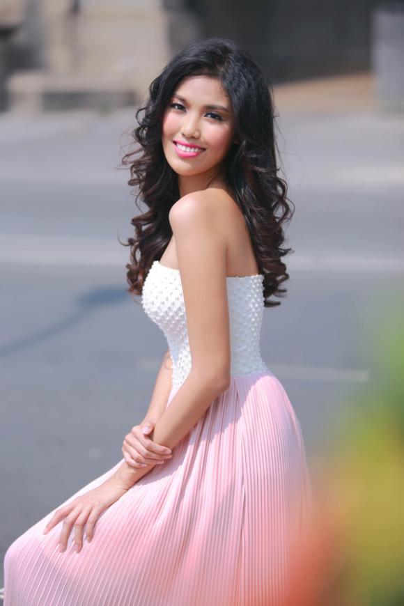 sao Việt, Hoa khôi Áo dài, Hoa khôi Lan Khuê, Lan Khuê gợi cảm xuống phố, Lan Khuê đại diện cho Việt Nam thi Miss World 2015