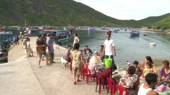 sao Việt, MC Phan Anh, bà xã MC Phan Anh, gia đình MC Phan Anh, con gái MC Phan Anh nấu ăn, Bố ơi, mình đi đâu thế