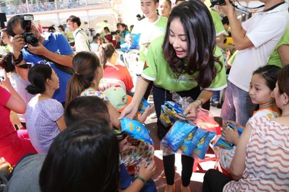 lam trường, hoa hậu hà kiều anh, gắn kết yêu thương, từ thiện