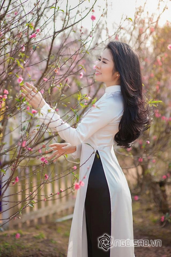 Hotgirl Nga Hoàng , Hotgirl Nga Hoàng đẹp với áo dài, Hotgirl Nga Hoàng  và tết, bộ ảnh áo dài xuân, áo dài xuân