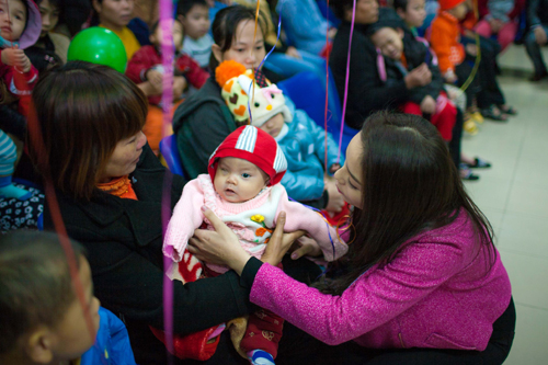 Hoa hậu Kỳ Duyên, Nguyễn Cao Kỳ Duyên, Hoa hậu Kỳ Duyên thăm bệnh nhân tại viện K