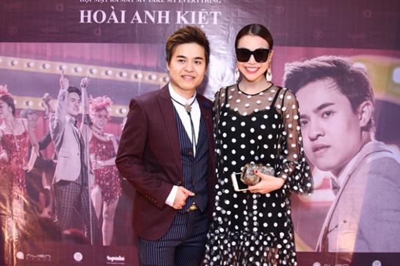 sao Việt, Trà Ngọc Hằng, lộ diện bạn trai Trà Ngọc Hằng, Trà Ngọc Hằng diện đồ hiệu