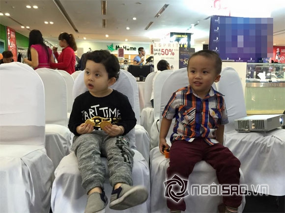 
Trương Quỳnh Anh vui vẻ đưa con đi ăn, Trương Quỳnh Anh và Tim, Trương Quỳnh Anh bỏ nhà đi