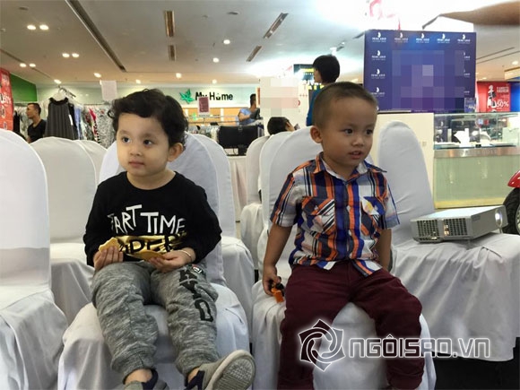 
Trương Quỳnh Anh vui vẻ đưa con đi ăn, Trương Quỳnh Anh và Tim, Trương Quỳnh Anh bỏ nhà đi
