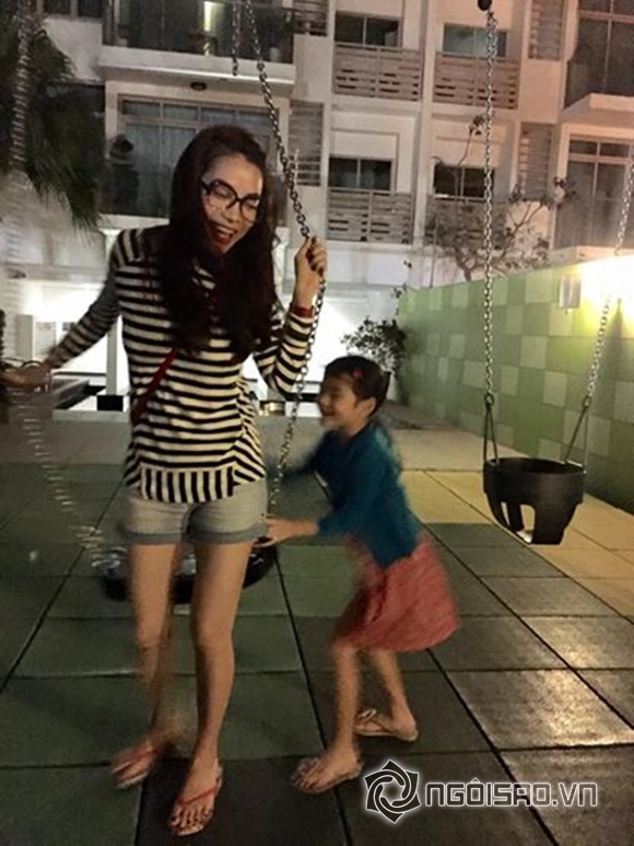 trương ngọc ánh, con gái, trương ngọc ánh khoe con gái biết làm bánh