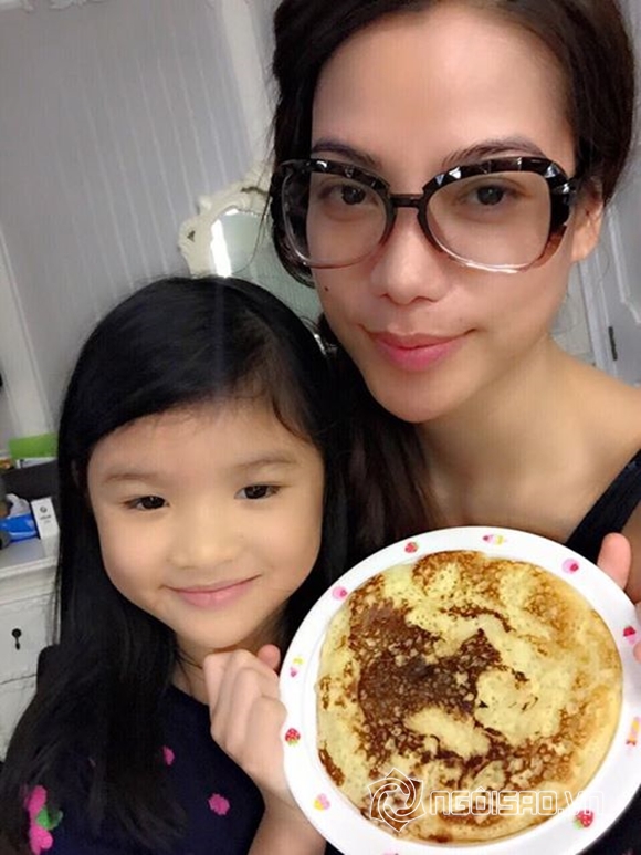 trương ngọc ánh, con gái, trương ngọc ánh khoe con gái biết làm bánh