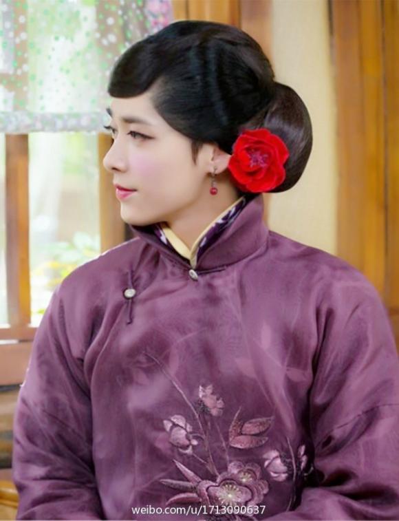 Lý Dịch Phong, Hoạt sắc sinh hương, Lý Dịch Phong giả gái
