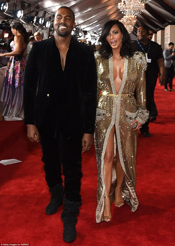 Kim,Kim Kardashian,Kim diện áo choàng ngủ,Grammy 2015