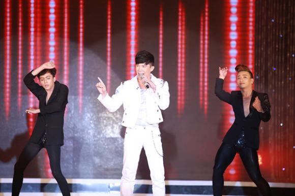 sao Việt, Nathan Lee, Quý ông hàng hiệu, Nathan Lee ôm eo Hoa hậu Hà Kiều Anh, vợ chồng Hà Kiều Anh, gia đình Hà Kiều Anh