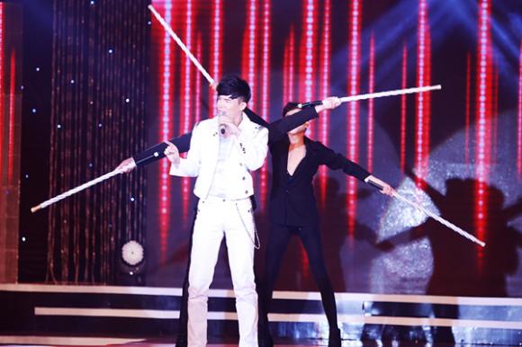 sao Việt, Nathan Lee, Quý ông hàng hiệu, Nathan Lee ôm eo Hoa hậu Hà Kiều Anh, vợ chồng Hà Kiều Anh, gia đình Hà Kiều Anh