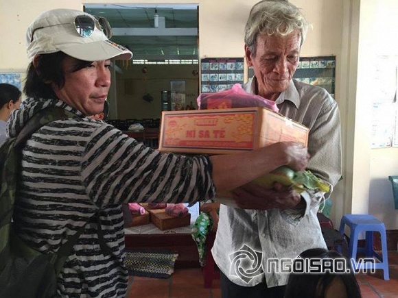  Bùi Vĩnh Phúc ,Lê Huỳnh cùng học trò Bùi Vĩnh Phúc làm từ thiện,  viên điện ảnh Mai Sơn Lâm