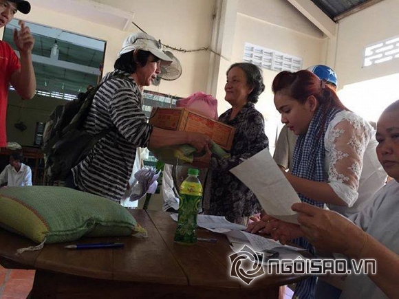  Bùi Vĩnh Phúc ,Lê Huỳnh cùng học trò Bùi Vĩnh Phúc làm từ thiện,  viên điện ảnh Mai Sơn Lâm