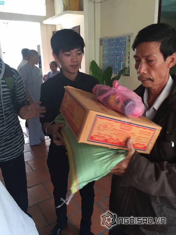  Bùi Vĩnh Phúc ,Lê Huỳnh cùng học trò Bùi Vĩnh Phúc làm từ thiện,  viên điện ảnh Mai Sơn Lâm