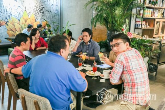 sao Việt, Midu, Midu đám hỏi bí mật, Bắt gặp chồng đại gia lái siêu xe chở Midu đi cà phê, gia thế chồng Midu