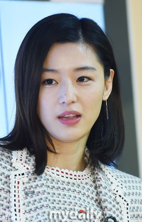 Jun Ji Hyun chân xấu, Jun Ji Hyun xinh đẹp, thời trang Jun Ji Hyun
