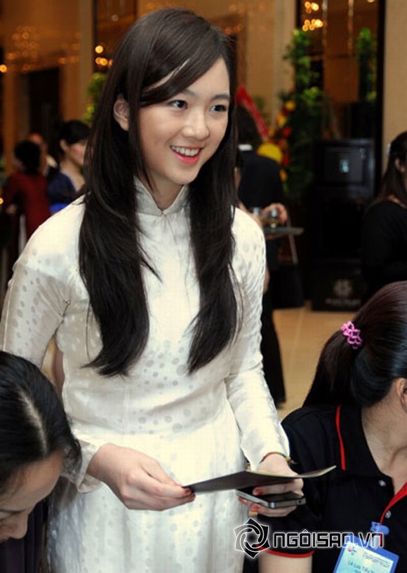 hoa hau, con hoa hau, hoa hau huong giang, giang my, nguyen thi huyen, thuy lam, thu thuy, tin, bao
