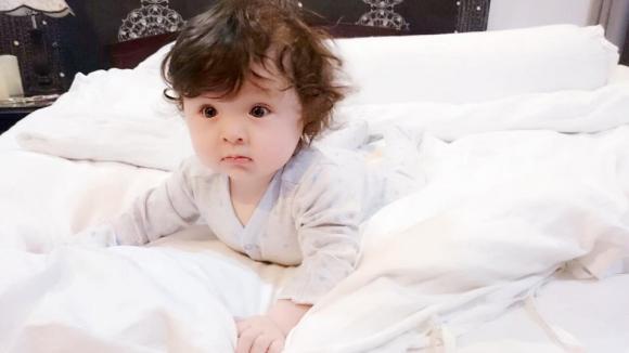 Cadie,mộc trà cadie,Cadie đá lông nheo,Cadie quậy,Cadie ngồi gọi món,Cadie ngơ ngác,Cadie mắt tròn xoe,cadie không chịu ngủ