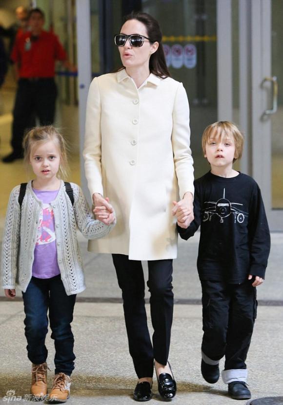Cặp sinh đôi nhà Jolie, Angelina Jolie, Brad Pitt, Knox, Vivienne 