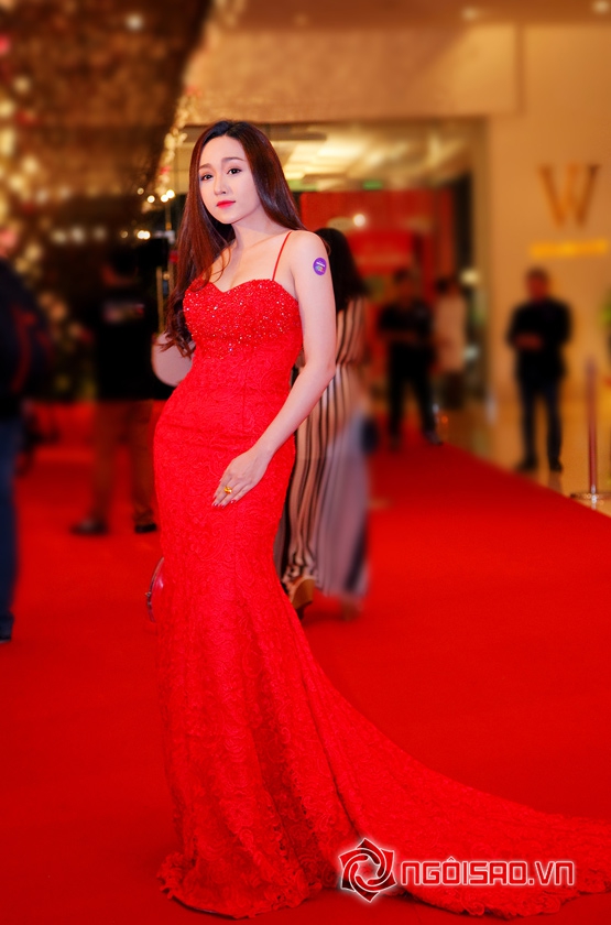 Diễn Viên Huỳnh Kim Khánh , Huỳnh Kim Khánh ,  Huỳnh Kim Khánh xinh đẹp diện váy đỏ rực mừng Xuân 2015, phim 