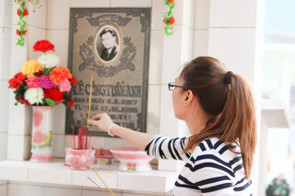 sao Việt, Mỹ Tâm, Mỹ Tâm viếng mộ Lê Công Tuấn Anh, Mỹ Tâm tân trang 365 ngôi mộ cho Chùa nghệ sĩ, Mỹ Tâm giản dị đi từ thiện