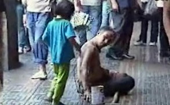 xúc động, ăn xin, rớt nước mắt vì những nhường ăn xin
