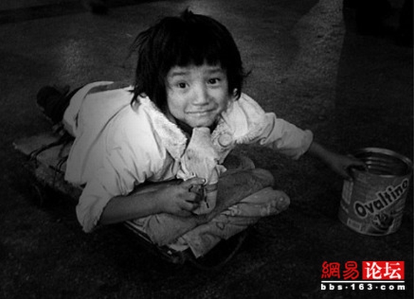 xúc động, ăn xin, rớt nước mắt vì những nhường ăn xin