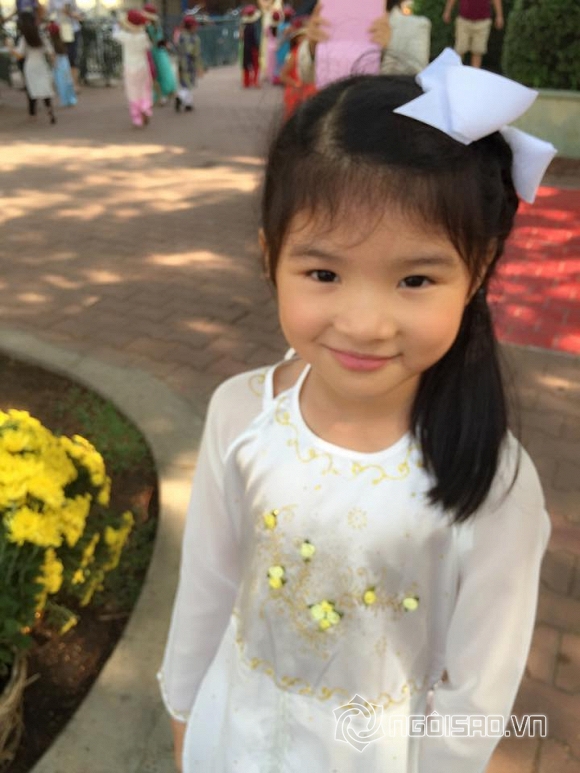 ,Trương Ngọc Ánh và con gái, Trương Ngọc Ánh, con gái Trương Ngọc Ánh, Trương Ngọc Ánh đến trường cùng con