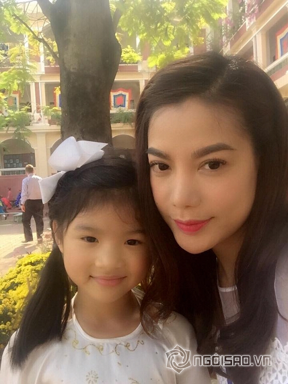 ,Trương Ngọc Ánh và con gái, Trương Ngọc Ánh, con gái Trương Ngọc Ánh, Trương Ngọc Ánh đến trường cùng con