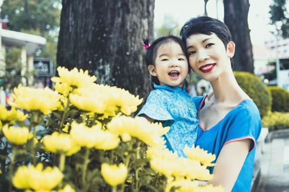 mẹ con Xuân Lan, mẹ con Xuân Lan xuống phố, mẹ con Xuân Lan đón Tết