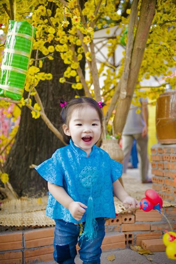 mẹ con Xuân Lan, mẹ con Xuân Lan xuống phố, mẹ con Xuân Lan đón Tết