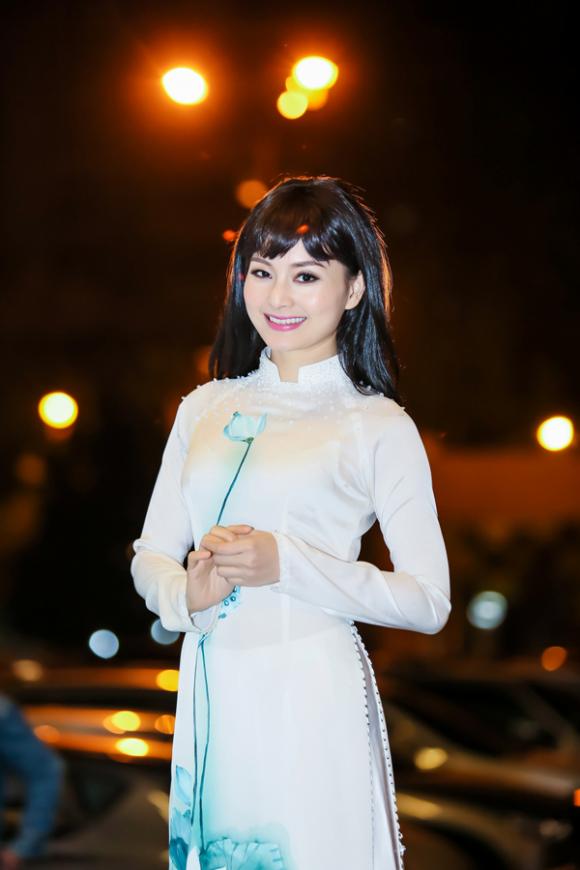 Lan Phương diện áo dài,diễn viên Lan Phương,Lan Phương cắt tóc ngắn,Lan Phương diễn kịch,Lan Phương 2013