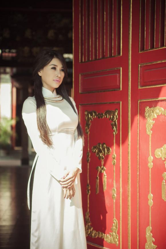 sao Việt, Mariah Nguyễn, Nữ hoàng nóng bỏng giới DJ, Nữ hoàng nóng bỏng giới DJ nền nã áo dài đón Tết