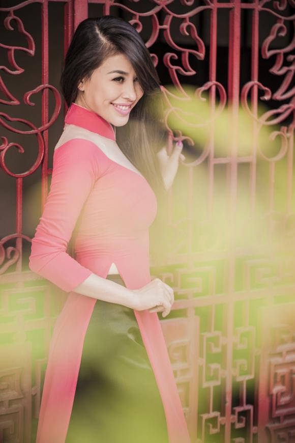 sao Việt, Mariah Nguyễn, Nữ hoàng nóng bỏng giới DJ, Nữ hoàng nóng bỏng giới DJ nền nã áo dài đón Tết