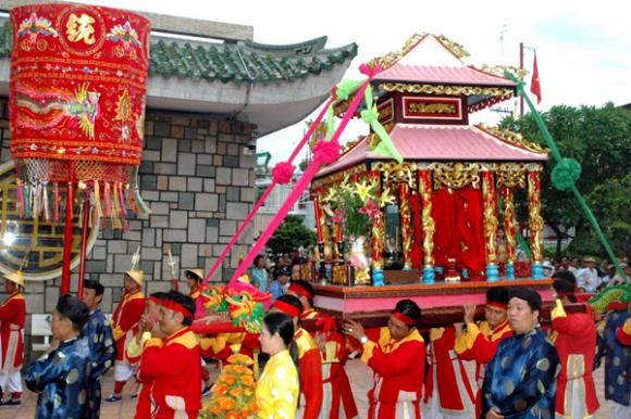 Lễ hội đầu năm, Hội chùa hương, Hội đua voi, Hội Lim