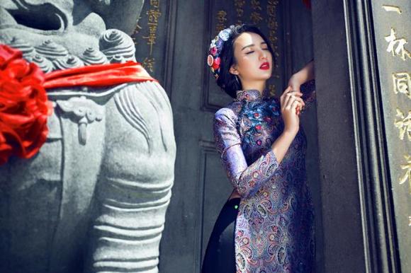 Hoa hậu Ngọc Diễm, Ngọc Diễm diện áo dài, sao Việt đón Tết