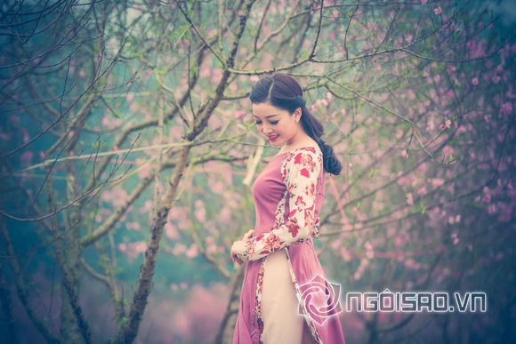 Sao việt,sao viet,ca sĩ phạm thu hà,phạm thu hà diện áo dài,phạm thu hà duyên dáng