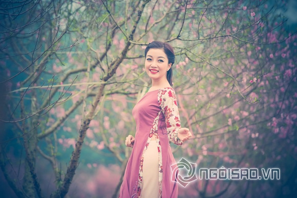 Sao việt,sao viet,ca sĩ phạm thu hà,phạm thu hà diện áo dài,phạm thu hà duyên dáng