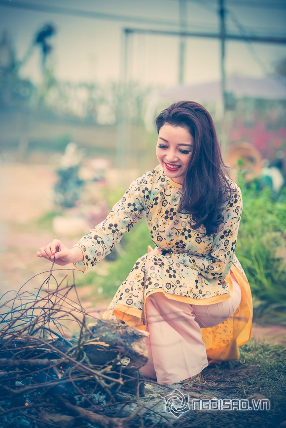 Sao việt,sao viet,ca sĩ phạm thu hà,phạm thu hà diện áo dài,phạm thu hà duyên dáng