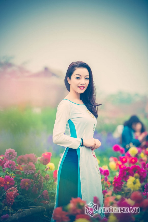 Sao việt,sao viet,ca sĩ phạm thu hà,phạm thu hà diện áo dài,phạm thu hà duyên dáng
