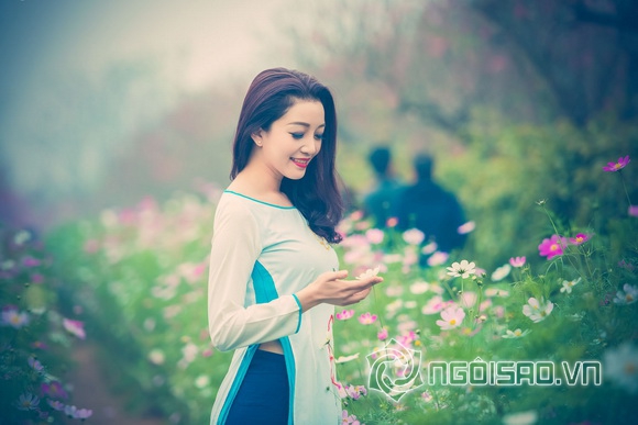 Sao việt,sao viet,ca sĩ phạm thu hà,phạm thu hà diện áo dài,phạm thu hà duyên dáng