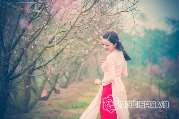 Sao việt,sao viet,ca sĩ phạm thu hà,phạm thu hà diện áo dài,phạm thu hà duyên dáng
