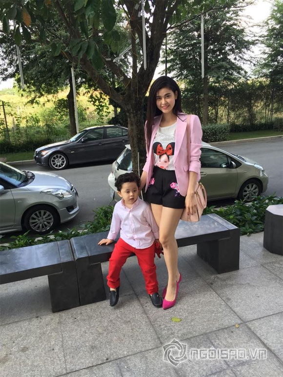 
trương quỳnh anh và con trai, mẹ con trương quỳnh anh sành điệu, con trai trương quỳnh anh