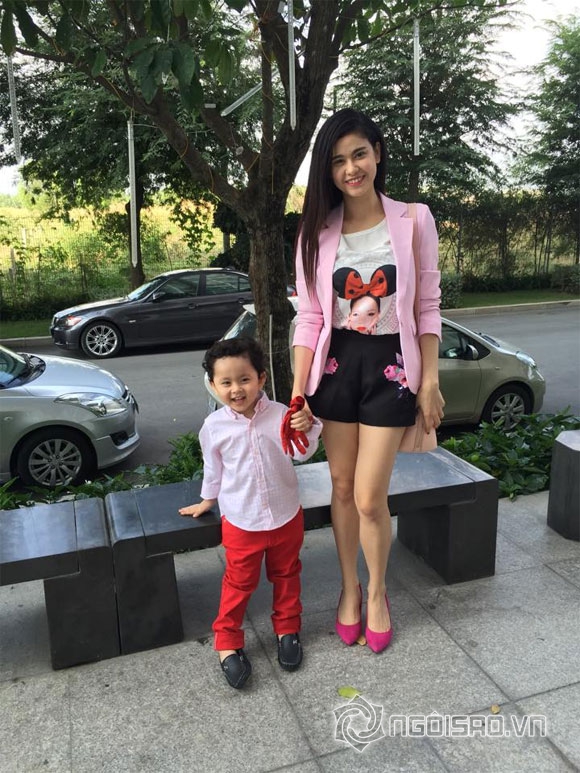 
trương quỳnh anh và con trai, mẹ con trương quỳnh anh sành điệu, con trai trương quỳnh anh