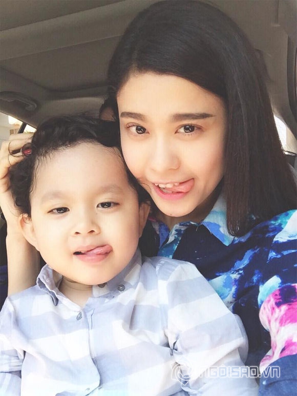 
trương quỳnh anh và con trai, mẹ con trương quỳnh anh sành điệu, con trai trương quỳnh anh