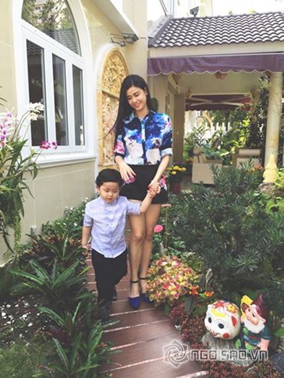 
trương quỳnh anh và con trai, mẹ con trương quỳnh anh sành điệu, con trai trương quỳnh anh